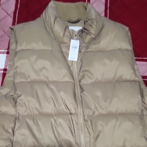 GAP Beige Puffer Vest